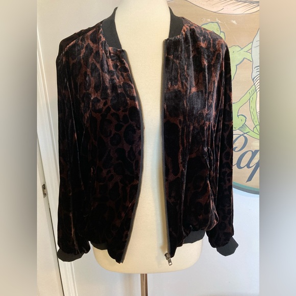 Johnny Was Zwazo leopard velvet jacket - Picture 2 of 7